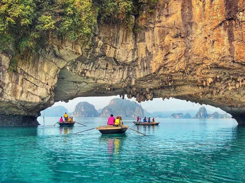 Halong Bay Cruise Package - 3 Days 2 Nights: Hanoi - Halong Bay & Lanha Bay - Ninh Binh - Hanoi