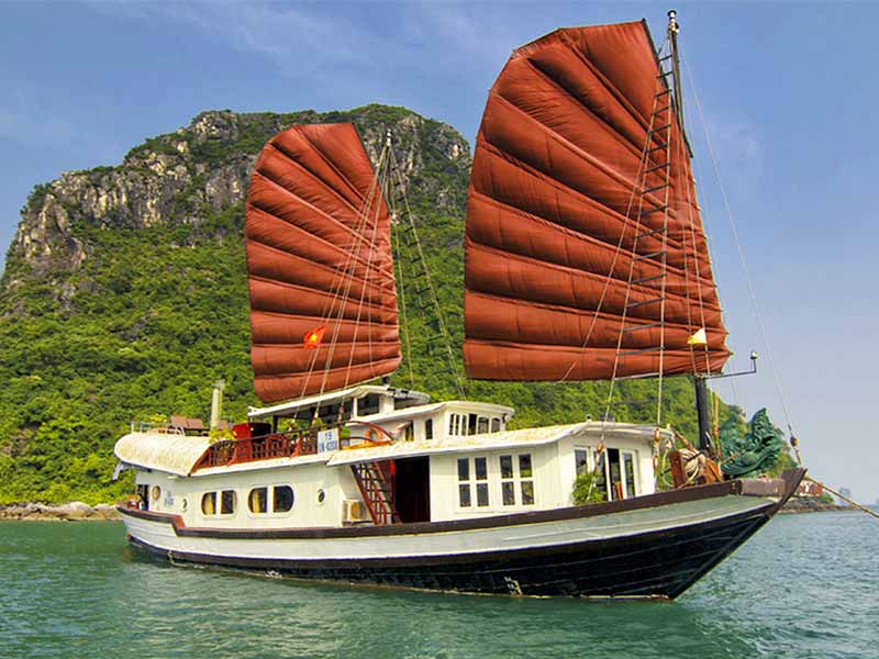 Prince Junk: Halong Bay Private Junk 4 Cabin - 2D1N - Bai Tu Long Bay